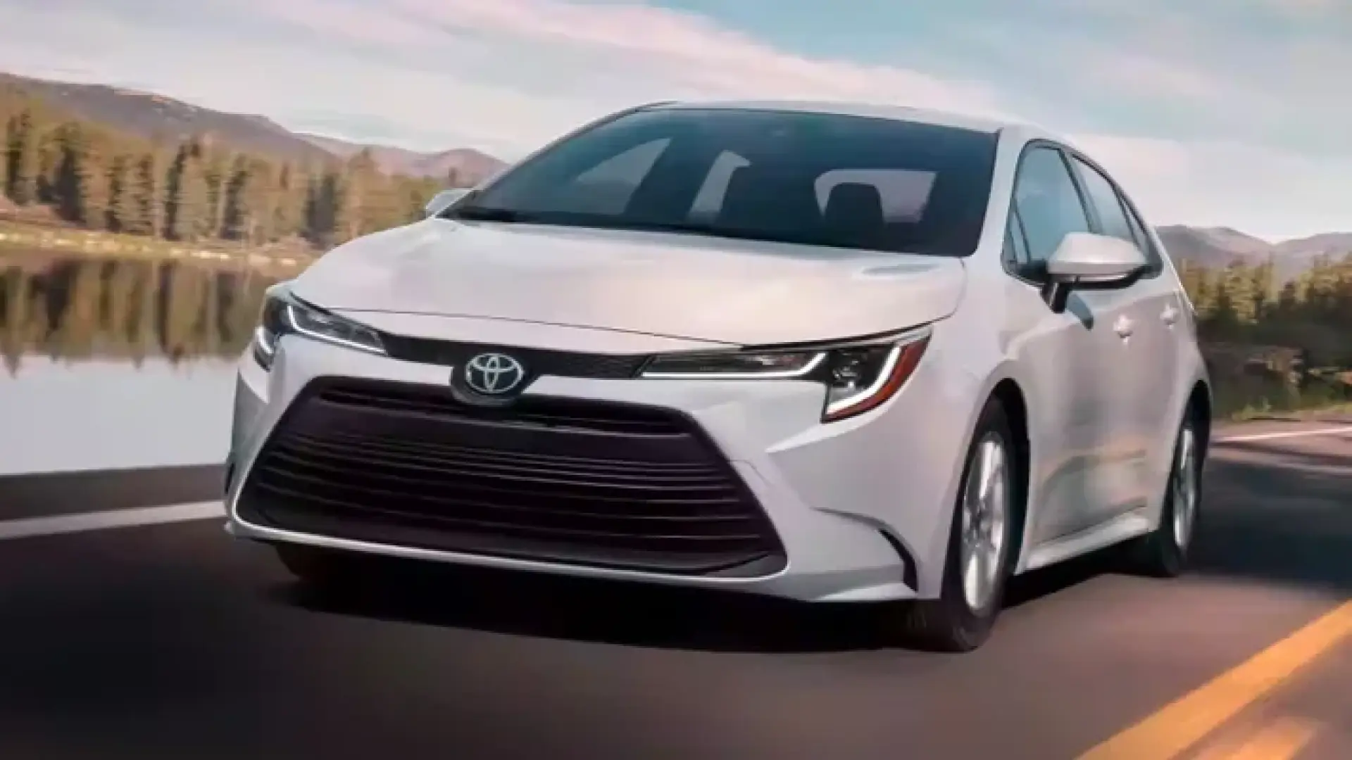 Toyota Corolla Hybrid LE 2024